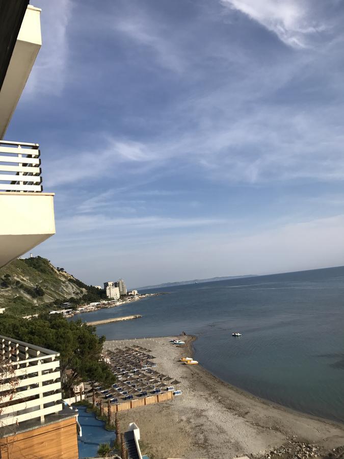 Apartment Currila *